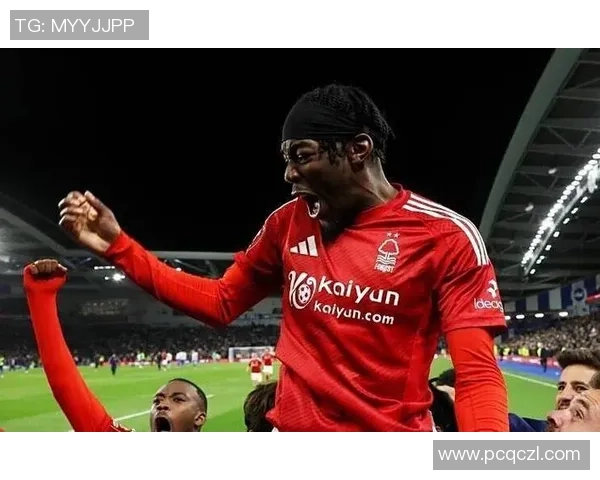 足球巨星坚守球队承诺续约不离开东家展现忠诚与热爱